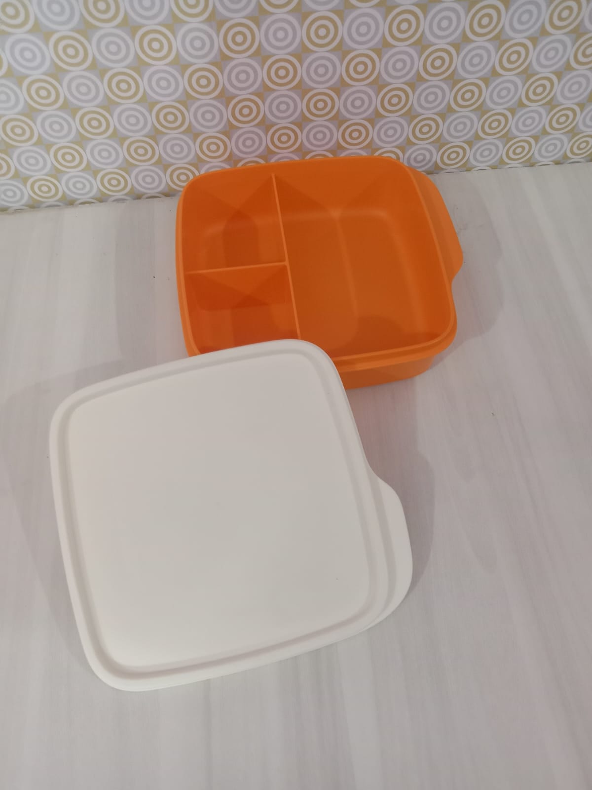 Tupperware Divided Square Lunch Box - 10117635